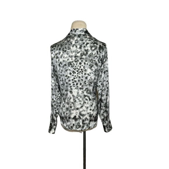 Jones New York gray animal print long sleeves button shirt size SP - Picture 9 of 10